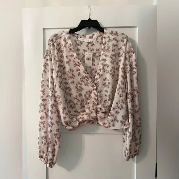 ASTR The Label Floral Blouse - Picture 1 of 10